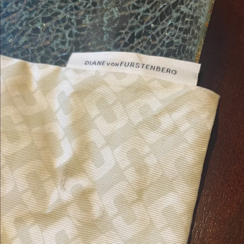 Elegant white Handbag DVF Diane von Furstenberg - Picture 5 of 6